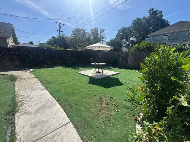 1044 W Harding Way, Stockton, CA 95203
