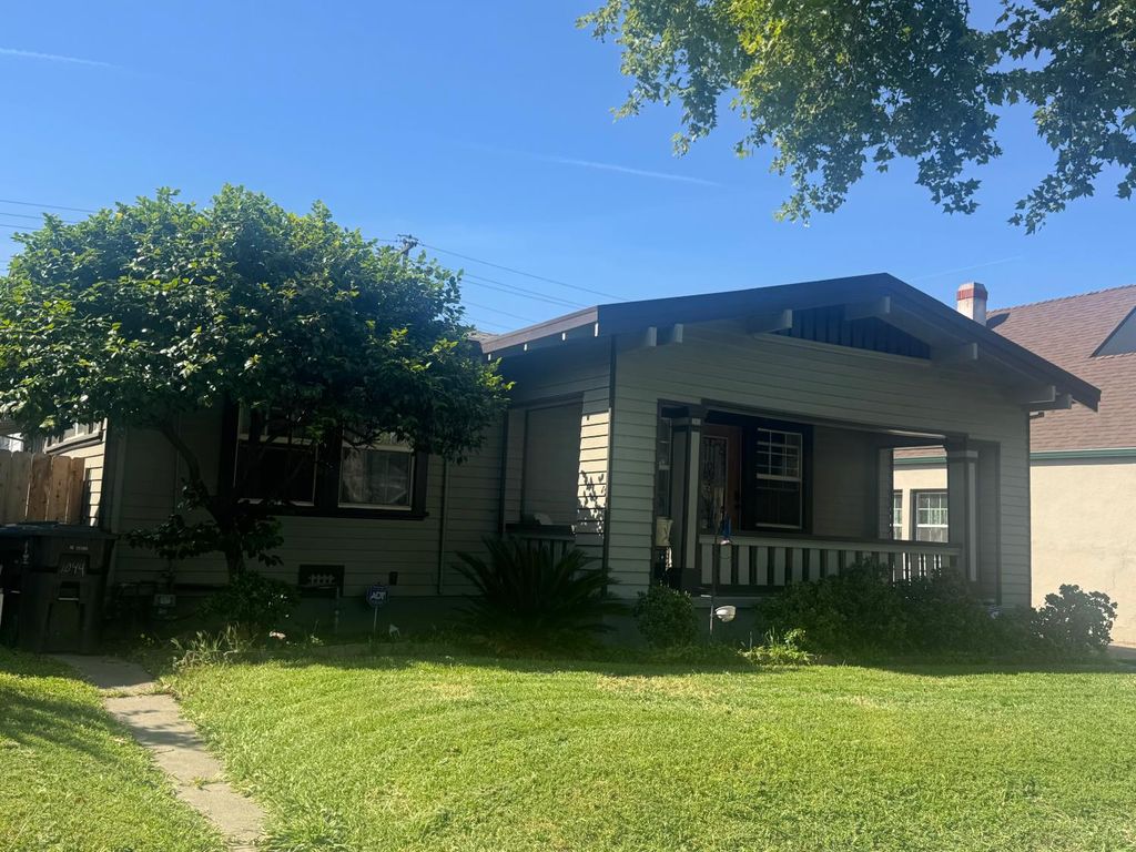 1044 W Harding Way, Stockton, CA 95203