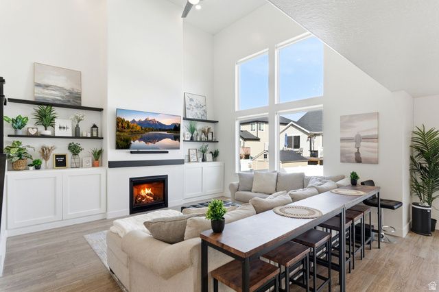 137 N FOXMOOR WAY, Saratoga Springs, UT 84045