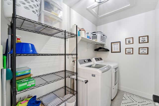 137 N FOXMOOR WAY, Saratoga Springs, UT 84045