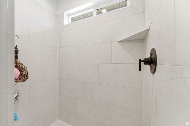 137 N FOXMOOR WAY, Saratoga Springs, UT 84045