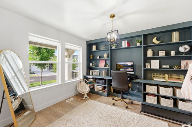 137 N FOXMOOR WAY, Saratoga Springs, UT 84045