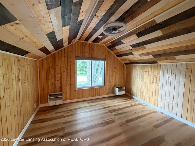 5429 S Waverly Road, Lansing, MI 48911