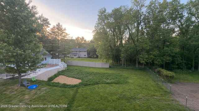 5429 S Waverly Road, Lansing, MI 48911
