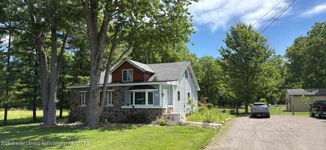 5429 S Waverly Road, Lansing, MI 48911