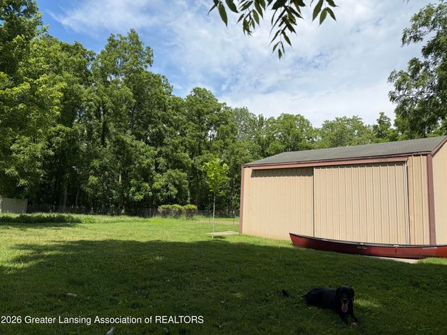 5429 S Waverly Road, Lansing, MI 48911