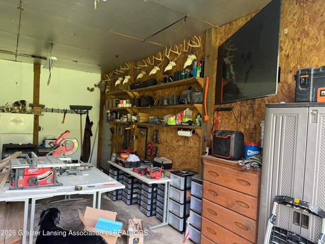 5429 S Waverly Road, Lansing, MI 48911