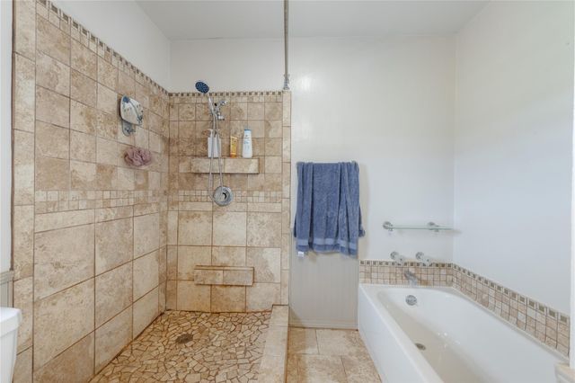 1192 County Road 138, Giddings, TX 78942