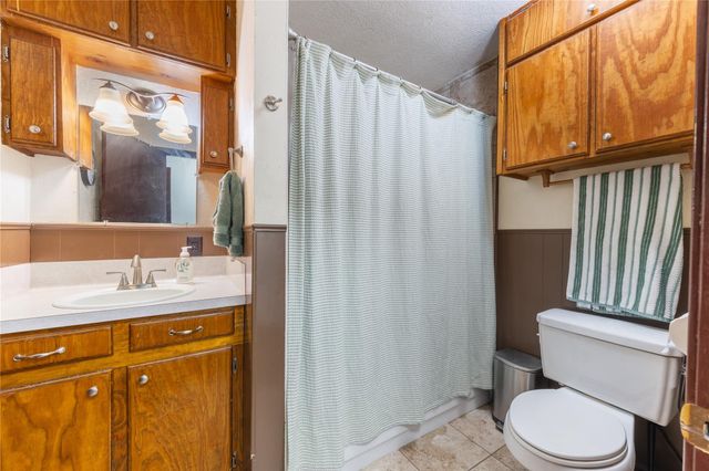 1192 County Road 138, Giddings, TX 78942