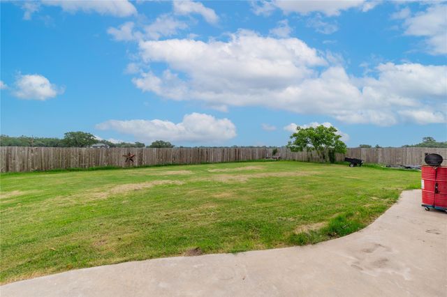 1192 County Road 138, Giddings, TX 78942