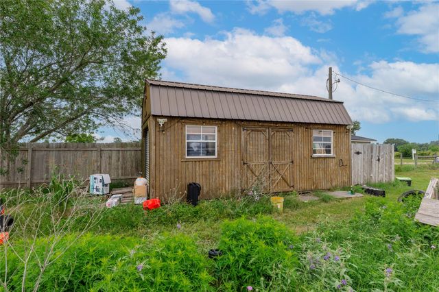 1192 County Road 138, Giddings, TX 78942
