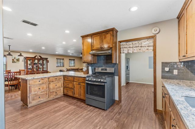 1192 County Road 138, Giddings, TX 78942