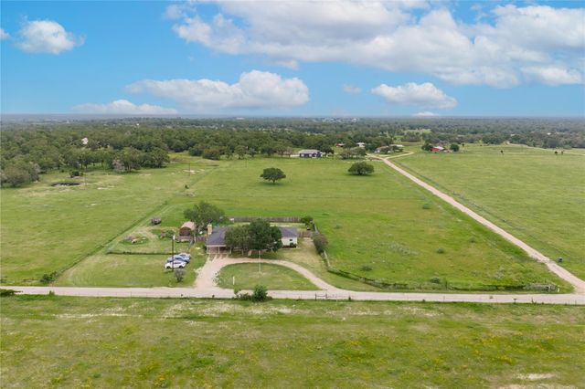 1192 County Road 138, Giddings, TX 78942