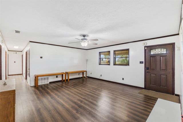 1192 County Road 138, Giddings, TX 78942