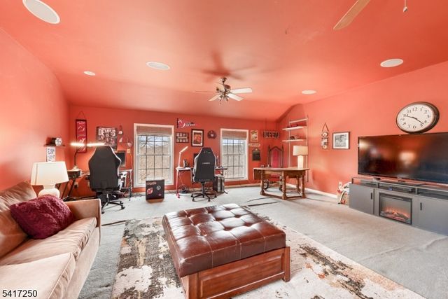 5 Teakwood Ct, Jefferson Twp., NJ 07849