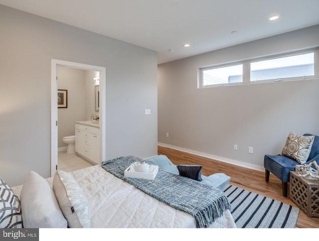 1842 E CUMBERLAND ST, Philadelphia, PA 19125