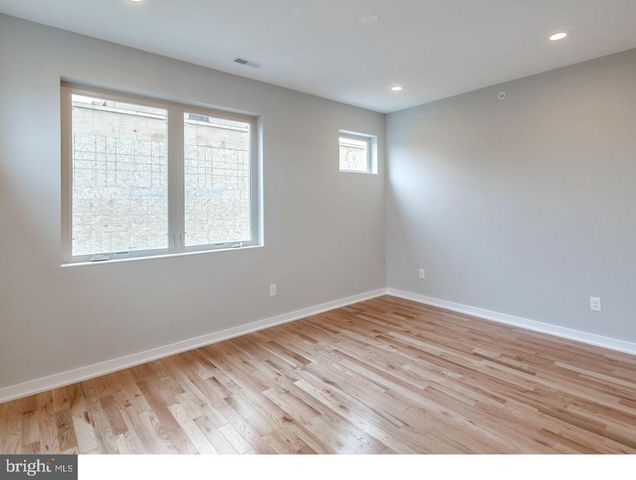 1842 E CUMBERLAND ST, Philadelphia, PA 19125