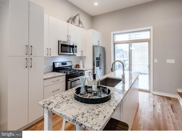 1842 E CUMBERLAND ST, Philadelphia, PA 19125