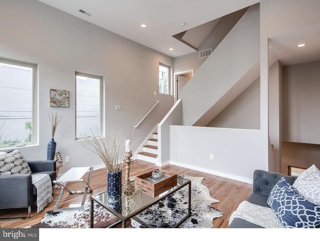 1842 E CUMBERLAND ST, Philadelphia, PA 19125