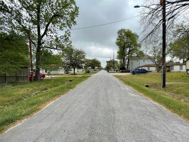 527 Marcella Street, Houston, TX 77091