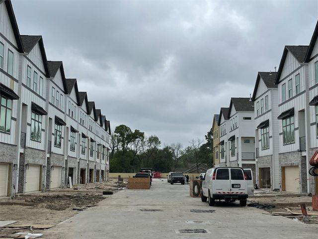 527 Marcella Street, Houston, TX 77091