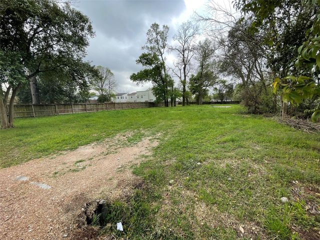 527 Marcella Street, Houston, TX 77091