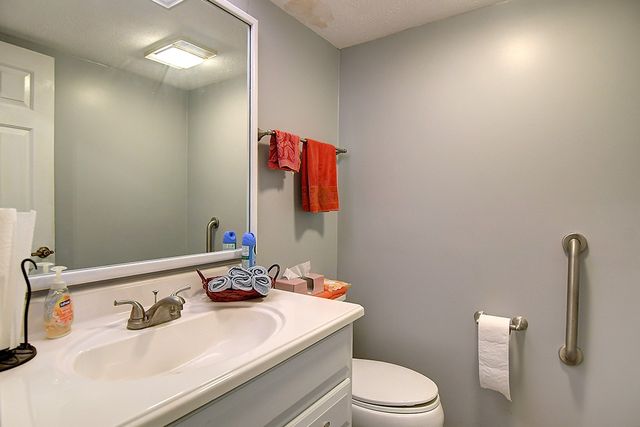 6069 N Quinella Way, Centerville, OH 45459