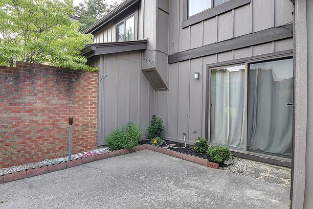 6069 N Quinella Way, Centerville, OH 45459