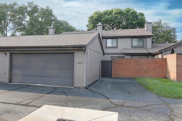 6069 N Quinella Way, Centerville, OH 45459