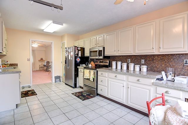 6069 N Quinella Way, Centerville, OH 45459
