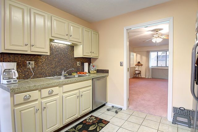 6069 N Quinella Way, Centerville, OH 45459