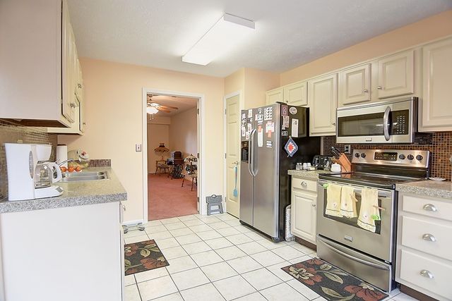 6069 N Quinella Way, Centerville, OH 45459