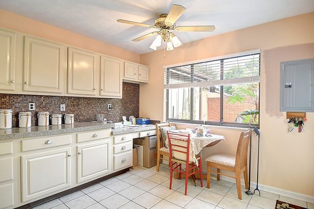6069 N Quinella Way, Centerville, OH 45459