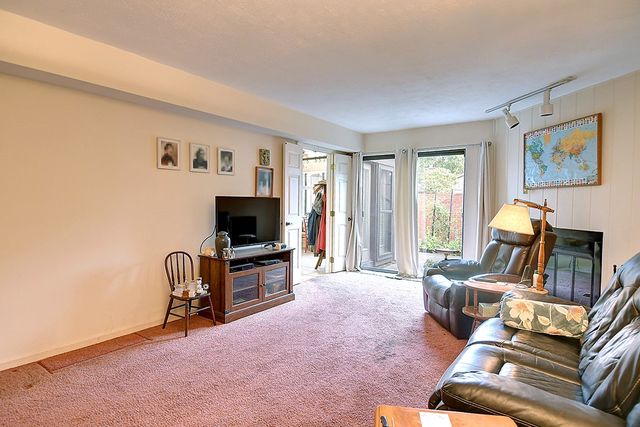 6069 N Quinella Way, Centerville, OH 45459