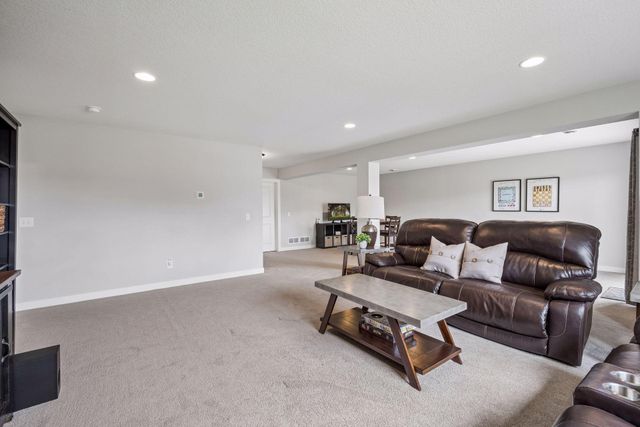 4925 Otter Trail NE, Saint Michael, MN 55376