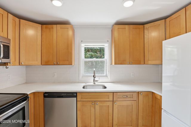 5 Rickard Court, Toms River, NJ 08753