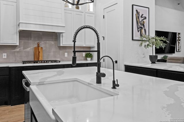 1433 Gifford Park, San Antonio, TX 78163