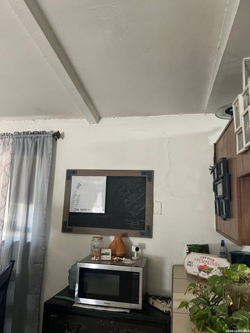 4827 Castle Prince, San Antonio, TX 78218