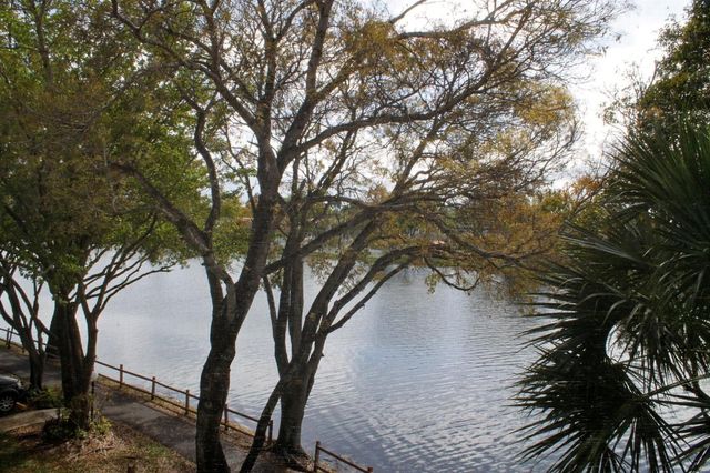 1100 Colony Point Circle 314, Pembroke Pines, FL 33026