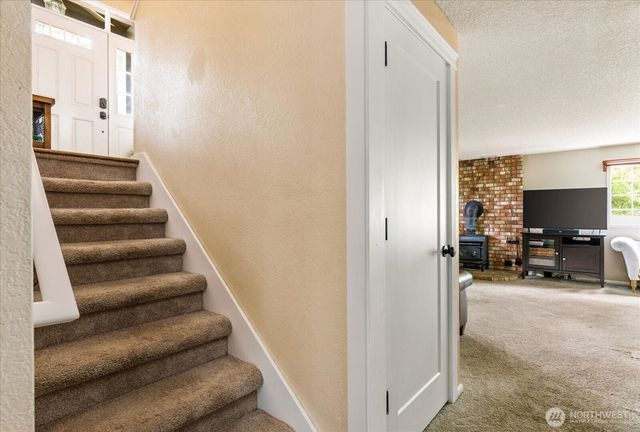 32 Ponderosa Drive, Oak Harbor, WA 98277