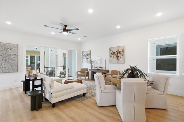 318 Walthall Drive F, Houston, TX 77022