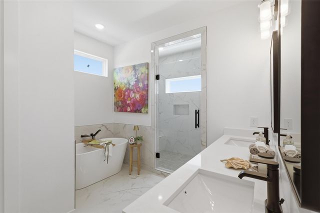 318 Walthall Drive F, Houston, TX 77022