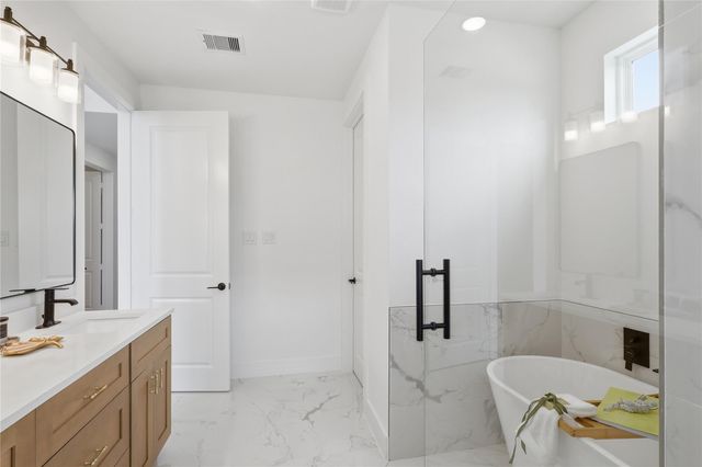 318 Walthall Drive F, Houston, TX 77022