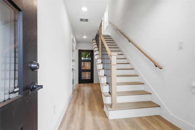 318 Walthall Drive F, Houston, TX 77022