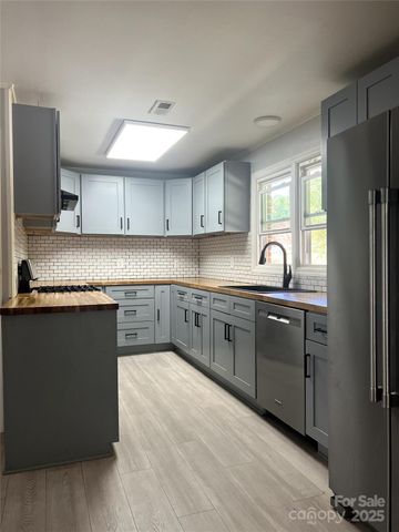 942 Hicks Chapel Loop, Marion, NC 28752