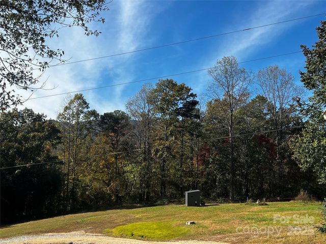 942 Hicks Chapel Loop, Marion, NC 28752