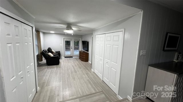 942 Hicks Chapel Loop, Marion, NC 28752