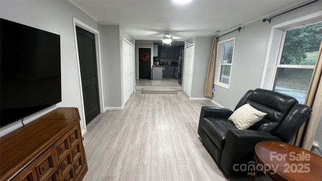 942 Hicks Chapel Loop, Marion, NC 28752