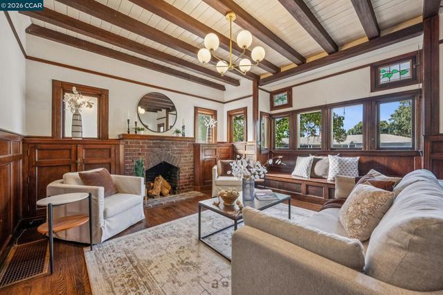 3386 Cowell Rd, Concord, CA 94518