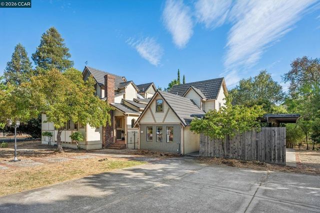 3386 Cowell Rd, Concord, CA 94518